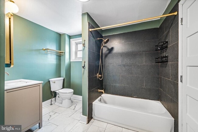 Building Photo - 2415 E Firth St