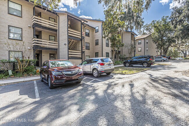 Building Photo - 1604 Arcadia Dr