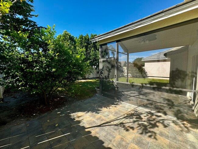 Building Photo - 2014 Normandy Cir