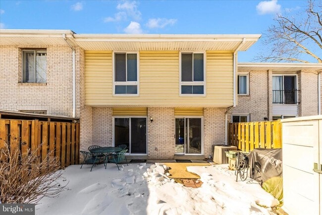 Building Photo - 17707 Amity Dr