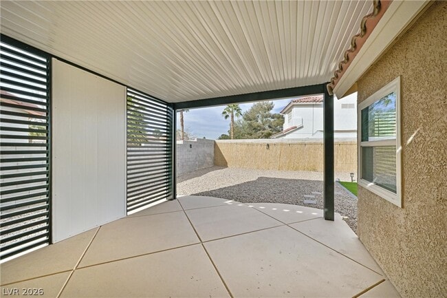 Building Photo - 592 Macbrey Dr