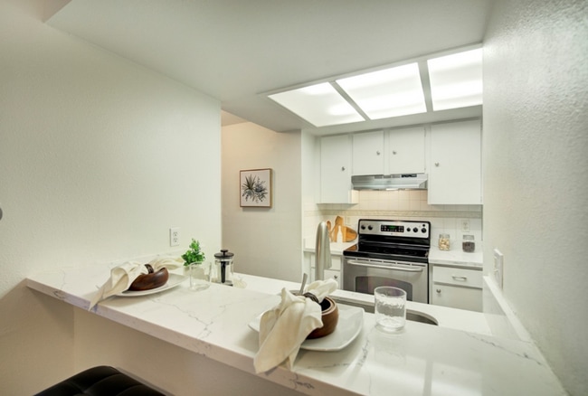 Building Photo - 1 Bedroom Across from Microsoft Bellevue/R...