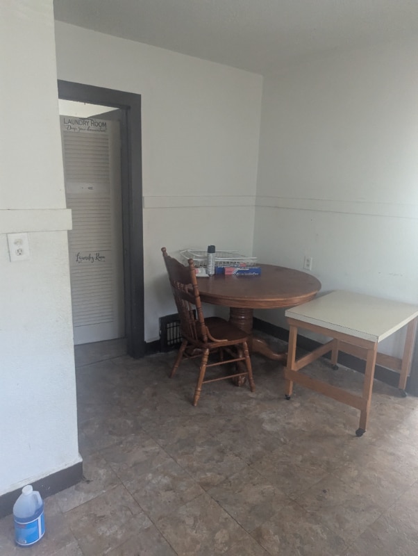 Building Photo - 2909 W Wyoming St