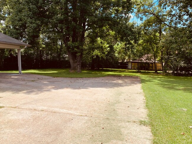 Building Photo - Great home in Clinton, MS.