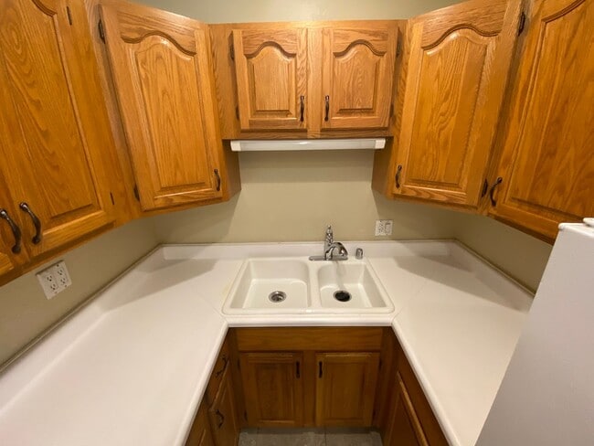 Building Photo - kl303r