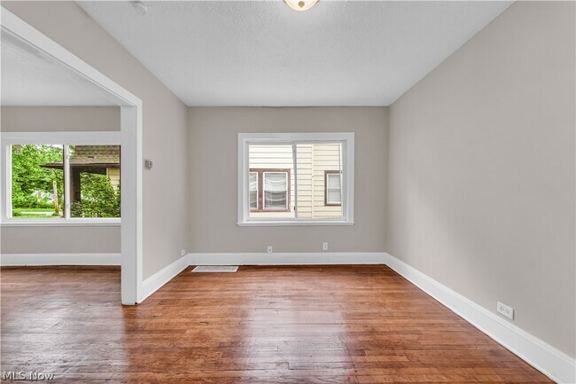 Building Photo - 3519 W 100th St