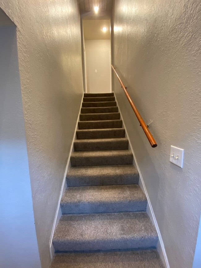 Building Photo - Beautifully Updated South Hill Home in Spo...