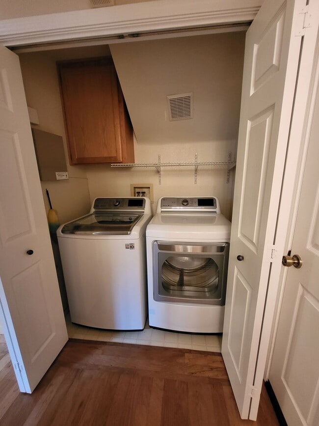 Building Photo - Two Story Duet Located in the Hills of Hercules, CA