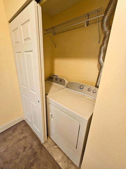 Building Photo - 389 W 4th Ave