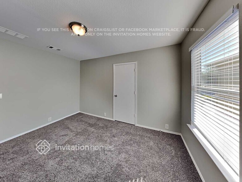 Building Photo - 1813 Desperado Rd