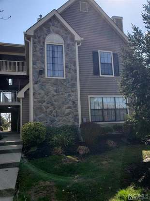 Building Photo - 25 Lear Ct