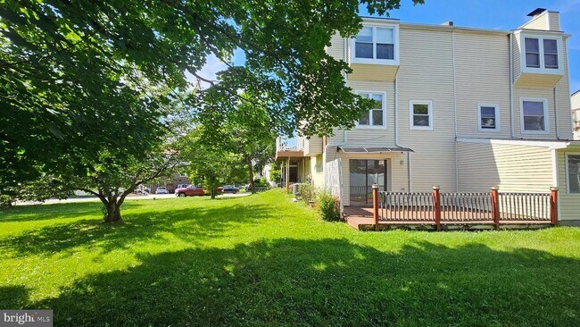 Building Photo - 117 Hamlet Dr