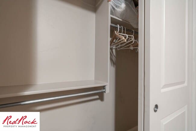 Building Photo - 3 Bedroom Furnished Home in Hidden Valley ...
