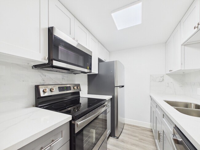 Building Photo - 7510 Hornwood Dr