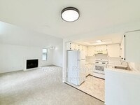 Building Photo - 1410 NE 72nd St