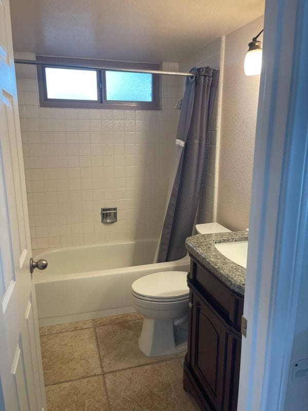 Building Photo - 415 Falconrock Ln