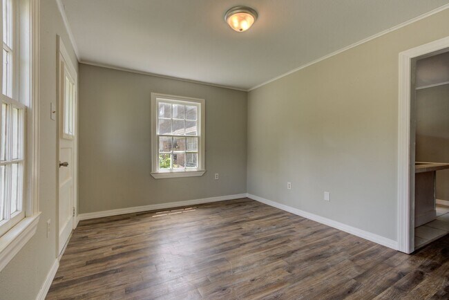 Building Photo - SF-007-904/906 South 20th Street Duplex