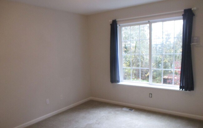 Building Photo - *PENDING APP**$250 Move In Special**Beautiful 3 Bed 3 Bath Home in Gig Harbor