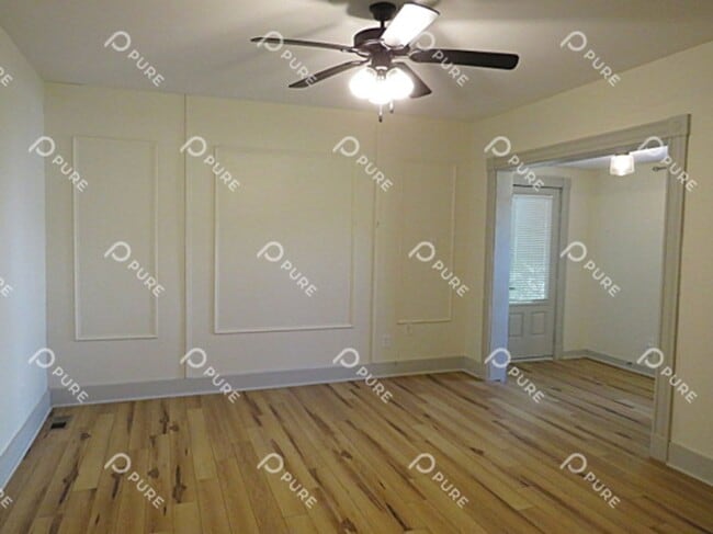 Building Photo - 3305 Bradley St SW