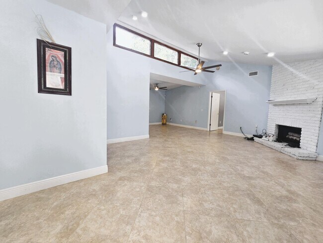 Building Photo - 14611 SW Sonora Terrace