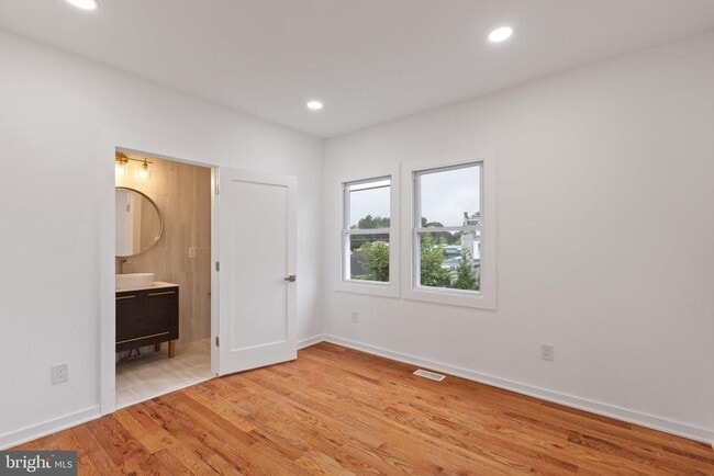 Building Photo - 65 Limekiln Pike