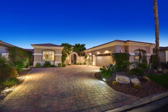 Building Photo - 348 Tomahawk Dr