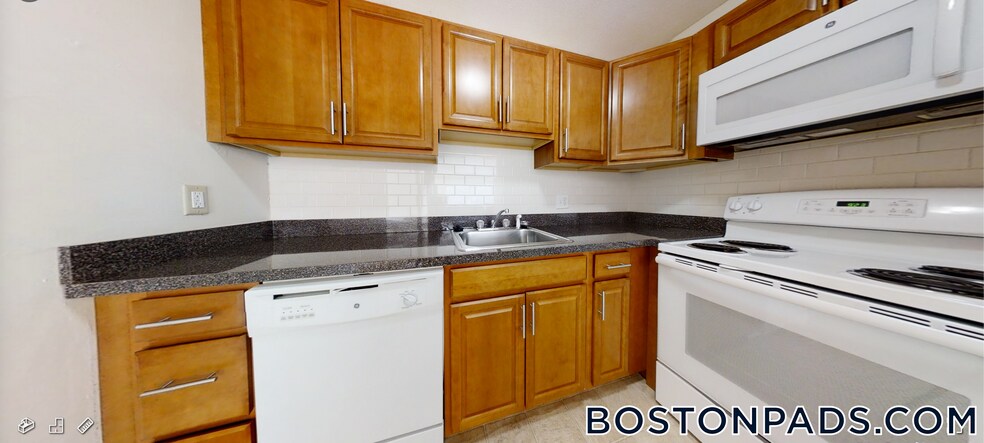 Building Photo - 376 Sunderland Rd