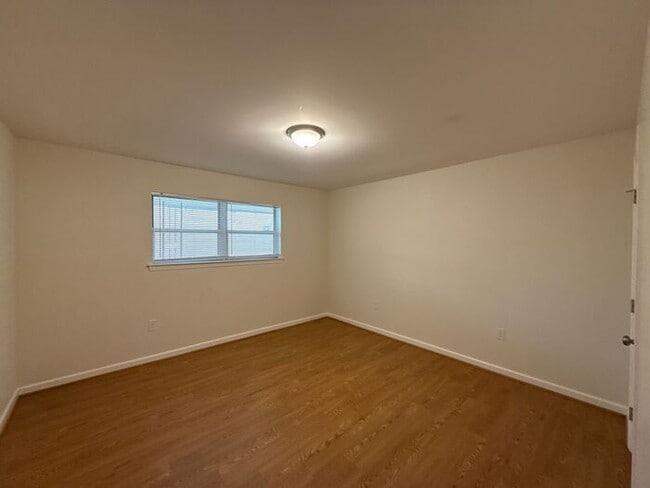 Building Photo - T.R. Lawing Realty Property