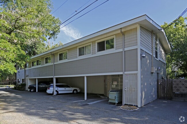 Building Photo - Midtown Manor Rooming House