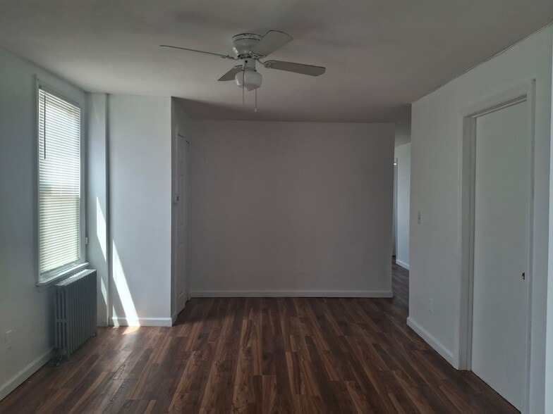Building Photo - 2582 Richmond Terrace