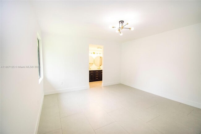 Building Photo - 8173 Silver Palm Ct