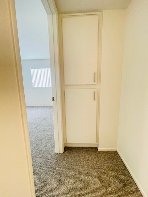 Building Photo - 112 S St Andrews Pl