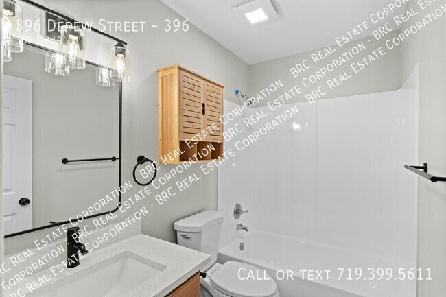 Building Photo - 396 Depew St