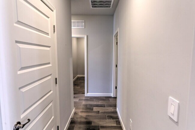 Building Photo - Santa Cruz Meadows