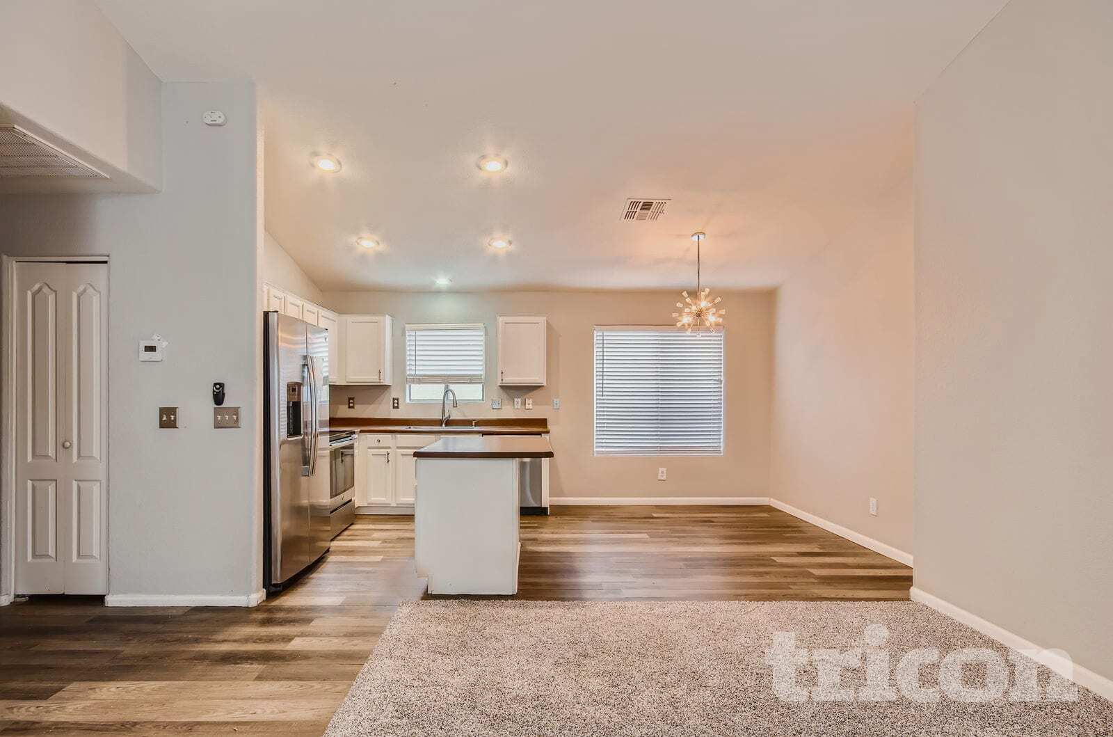 Building Photo - 22671 Scott Dr