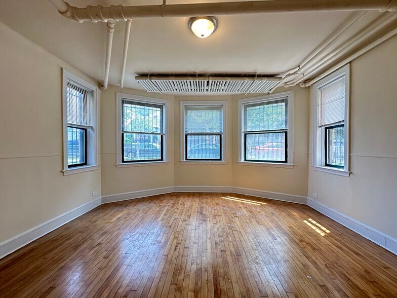 Building Photo - 2330 N Spaulding Ave