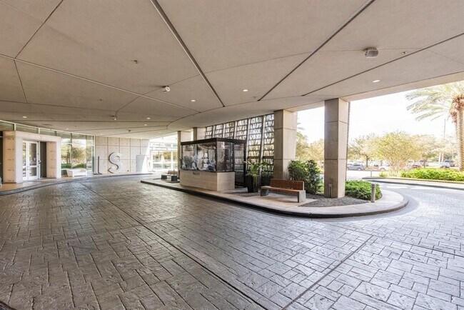 Building Photo - 5925 Almeda Rd