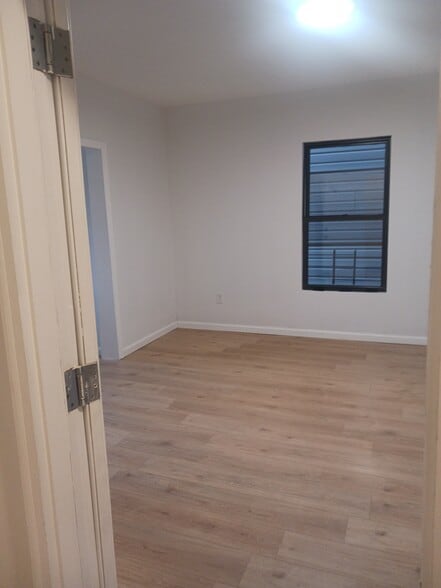 Primary Photo - 217 Stanley Ave