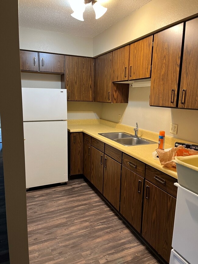 Building Photo - 5th Street Apartments