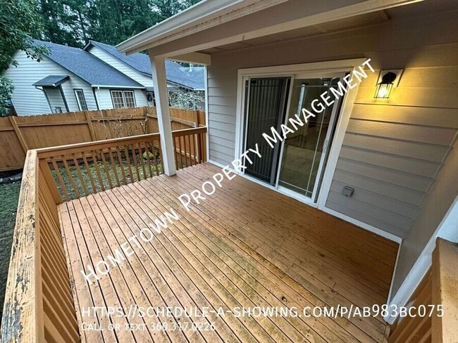 Building Photo - 9420 Fairhill Dr NE