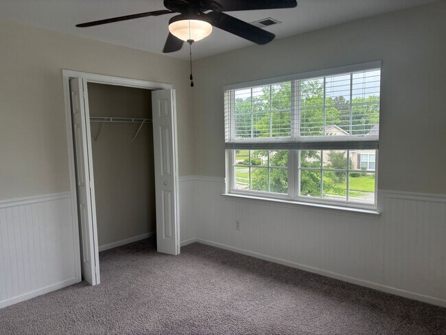 Building Photo - Spacious 5-Bedroom Home with First-Floor P...