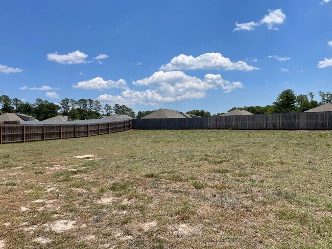 Building Photo - 3 Bedroom 2 Bath Home in Eagle Creek, Bolivia, NC