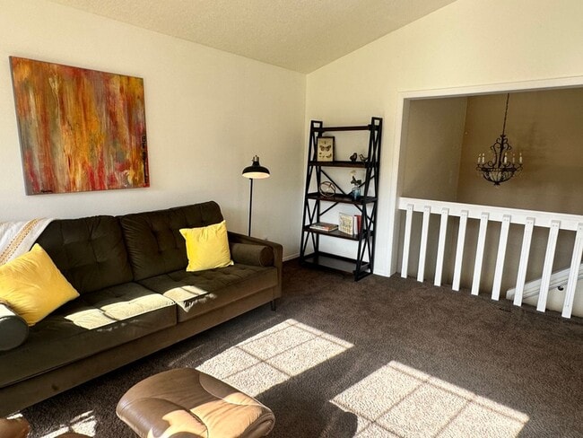 Building Photo - 14441 NE Morris Ct