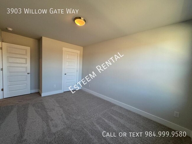 Building Photo - 3903 Willow Gate Wy