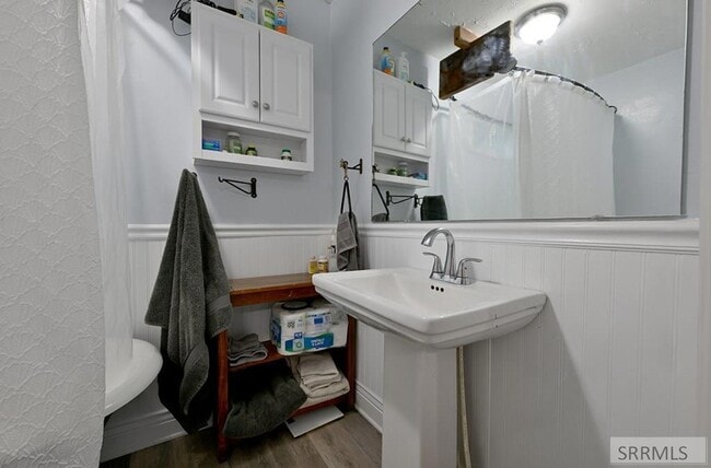 Building Photo - 425 2nd St