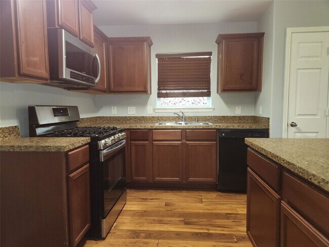 Building Photo - 303 Pine Mist Ln