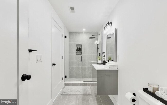 Building Photo - 1540 Frankford Ave