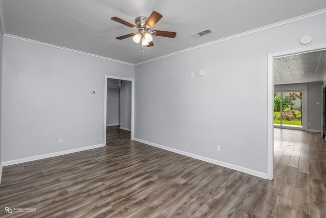 Building Photo - Cozy remodeled home