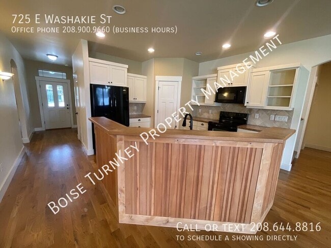 Building Photo - 725 Washakie St E