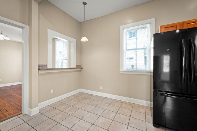 Building Photo - Charming 4 Bedroom 3 Bathroom Historical H...